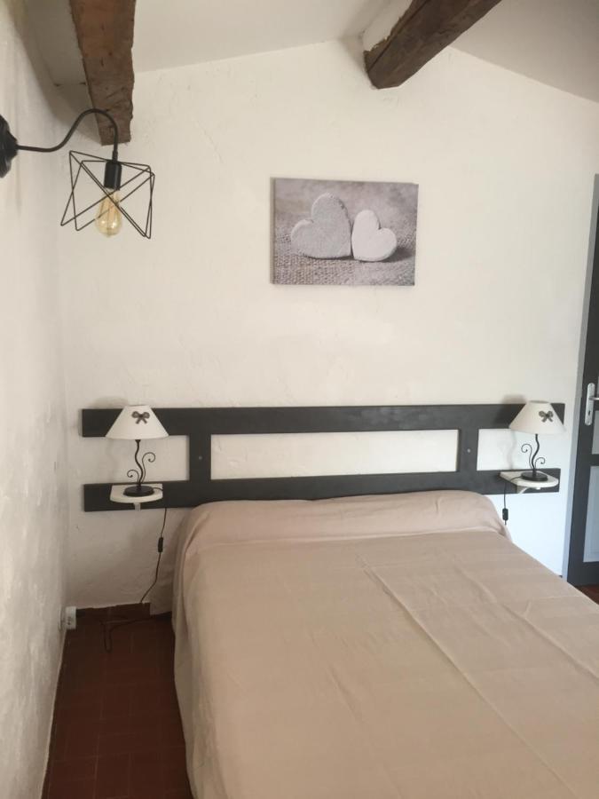 Gites De Fontroussiere Flayosc Exteriér fotografie